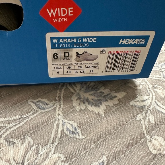 Hoka size six - Picture 3 of 8